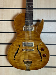 B&G Little Sister Crossroads Cut P90 5A Flamed Maple Honey Burst E-Gitarre