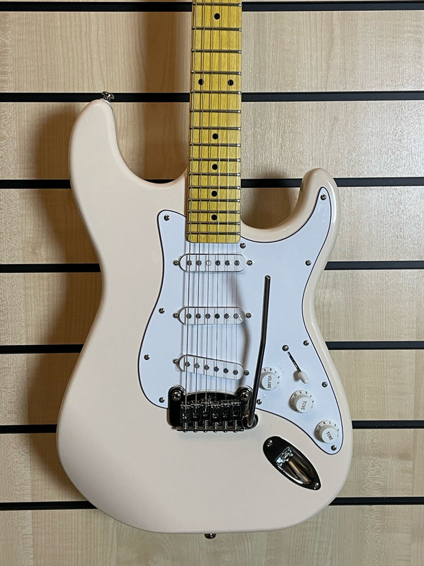 G&L Tribute Legacy MN WH E-Gitarre