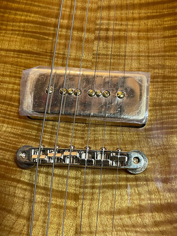 B&G Little Sister Crossroads Cut P90 5A Flamed Maple Honey Burst E-Gitarre