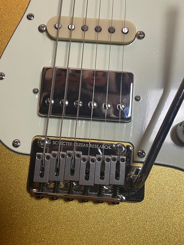 Schecter Nick Johnston 10th Anniversary Traditional HSS Atomic Saffron E-Gitarre