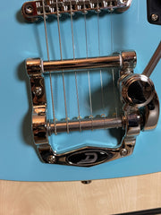 Duesenberg Caribou Narvik Blue Diamond Deluxe Tremola E-Gitarre B-Ware