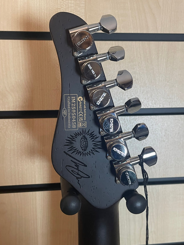 Schecter Nick Johnston 10th Anniversary Traditional HSS Atomic Saffron E-Gitarre