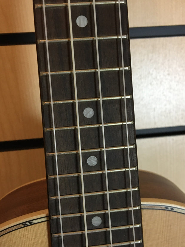 Lanikai CDST-C Cedar Solid Top Series Concert Ukulele
