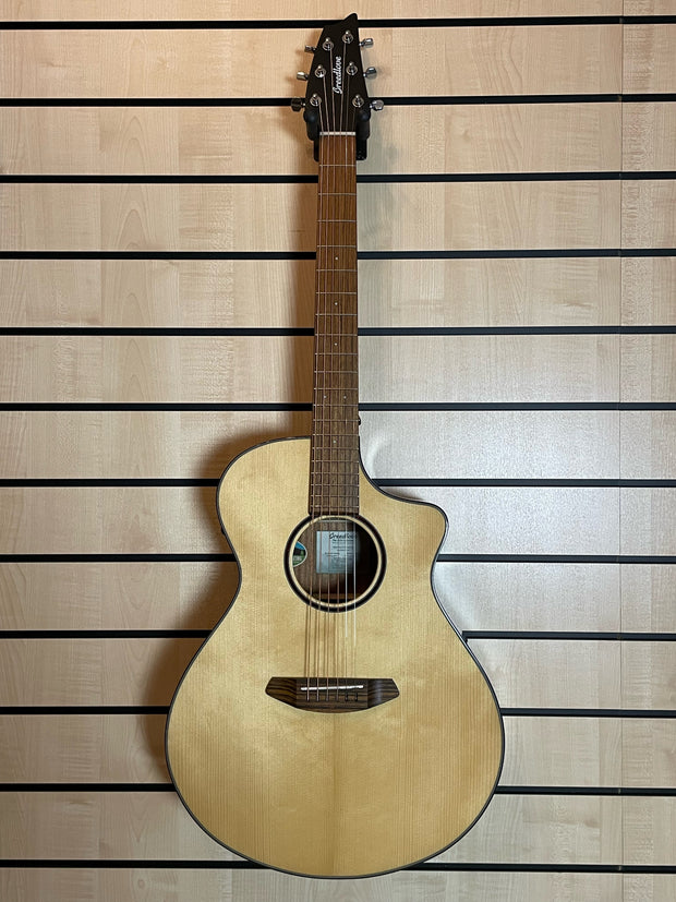 Breedlove Discovery S Concert CE NT Westerngitarre