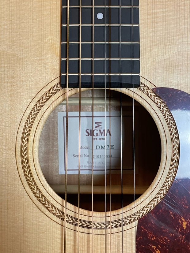 Sigma DM7E 7-Saiter Westerngitarre