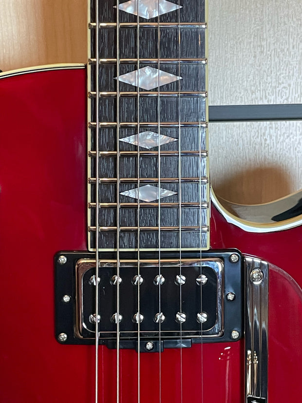 Duesenberg Starplayer TV DLX Radiator Tremola Crimson Red E-Gitarre B-Ware