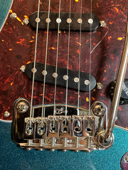 G&L Legacy SSS CR EMB E-Gitarre